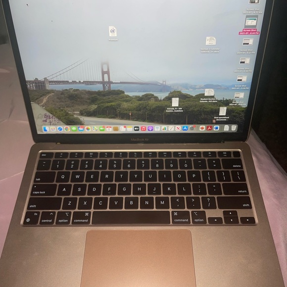 MacBook Pro - Picture 4 of 5